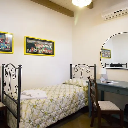 Al Duomo Oda ve Kahvaltı 4*