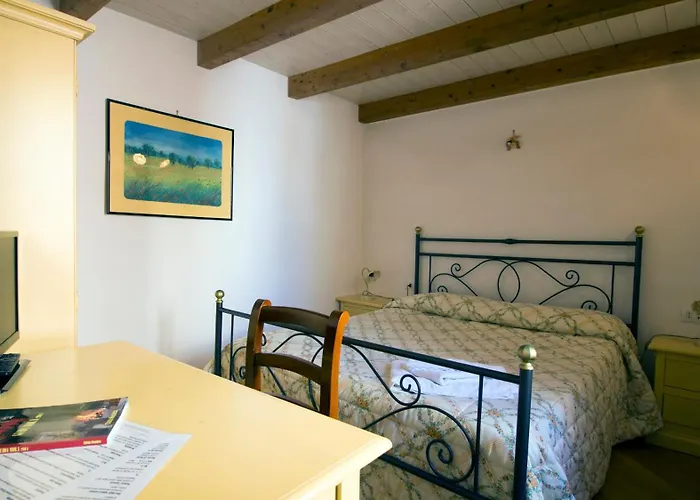 Al Duomo לינה וארוחת בוקר מולה די בארי